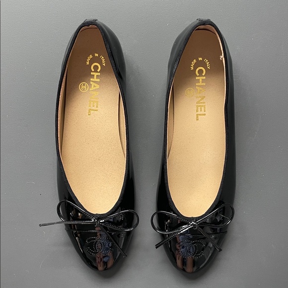 Black Flats With Bow Detail - Picture 1 of 5